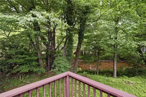 Exterior - 208 Meadow Loop, Newland, NC 28657 photo 6 of 8