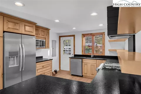 Kitchen - 208 Meadow Loop, Newland, NC 28657 photo 5 of 5