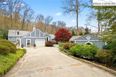 109 Rockbrook Ct, Banner Elk, NC 28604