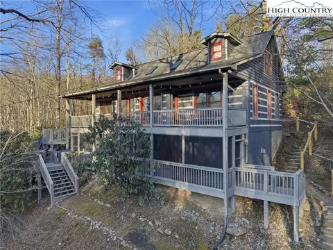 7019 Hummingbird Ln, Blowing Rock, NC 28605