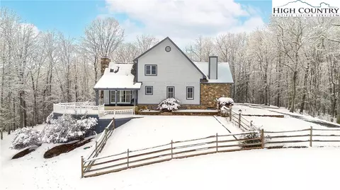 559 Brownstone Ln, Crumpler, NC 28617
