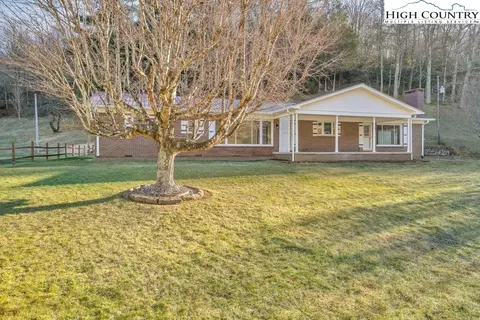 Exterior - 2578 Meat Camp Rd, Boone, NC 28607 photo 2 of 8