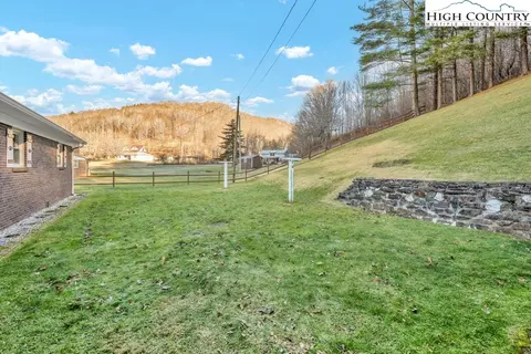 Exterior - 2578 Meat Camp Rd, Boone, NC 28607 photo 6 of 8