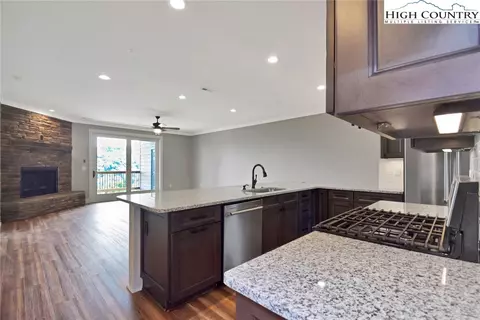 156 Crescent Ln #23C, Sugar Mountain, NC 28604