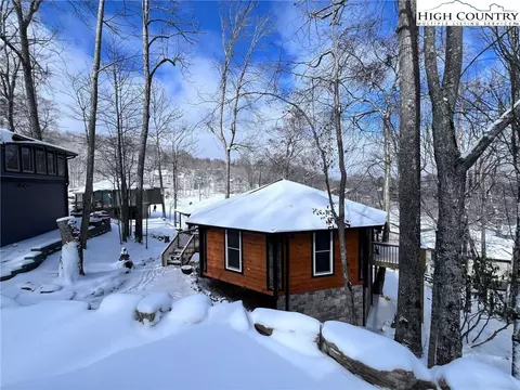 528 Briarcliff Rd, Sugar Mountain, NC 28604