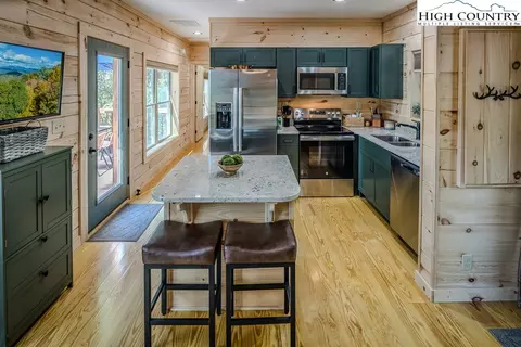 Kitchen - 225 Oak Rd, Beech Mountain, NC 28604 photo 1 of 6