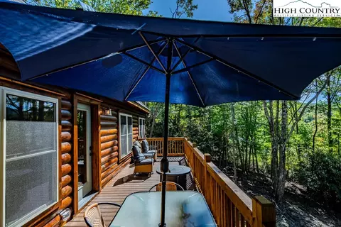 Exterior - 225 Oak Rd, Beech Mountain, NC 28604 photo 7 of 12