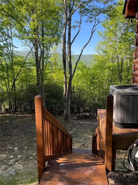 Exterior - 225 Oak Rd, Beech Mountain, NC 28604 photo 2 of 12