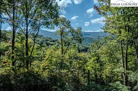 Exterior - 225 Oak Rd, Beech Mountain, NC 28604 photo 3 of 12
