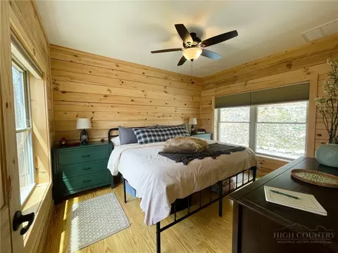 Bedroom - 225 Oak Rd, Beech Mountain, NC 28604 photo 1 of 4