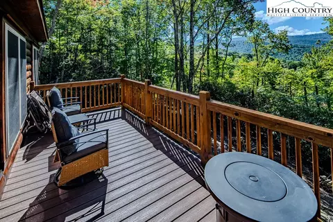 Exterior - 225 Oak Rd, Beech Mountain, NC 28604 photo 1 of 12