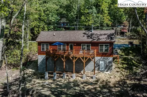 Exterior - 225 Oak Rd, Beech Mountain, NC 28604 photo 9 of 12