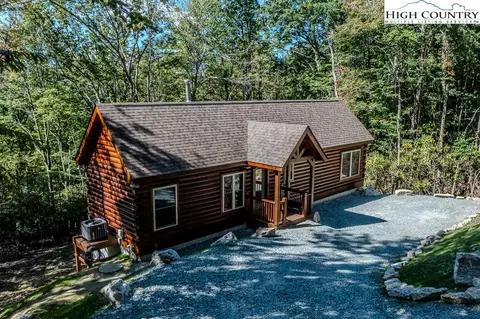 Exterior - 225 Oak Rd, Beech Mountain, NC 28604 photo 8 of 12