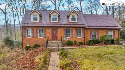 112 Walnut Ln, West Jefferson, NC 28694
