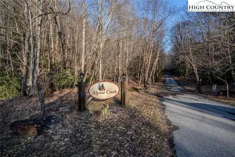 19 Valley View Ct, Newland, NC 28657