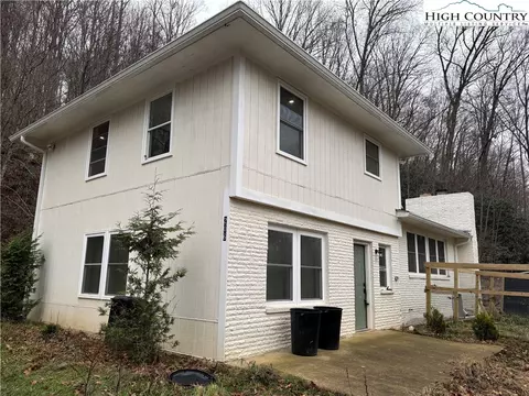 206 Bryant Combs Rd, Sugar Grove, NC 28679