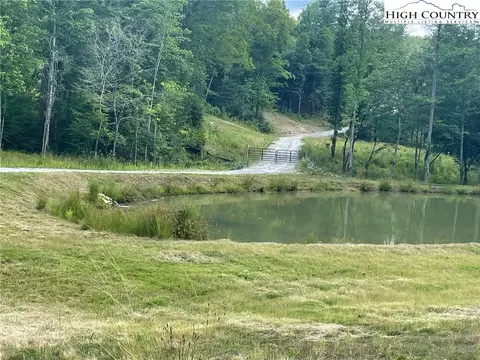 4621 Banbury Trl, Lenoir, NC 28645