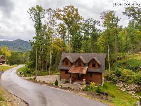 22 Tioga Dr, Banner Elk, NC 28604