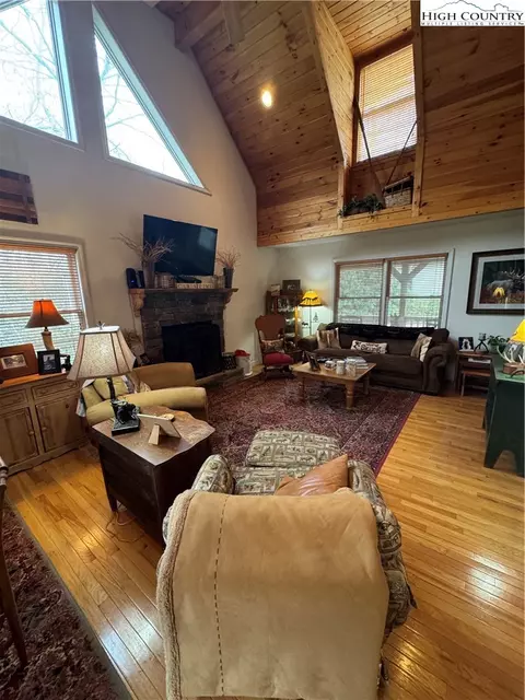 128 Hillcrest Rd, Newland, NC 28657