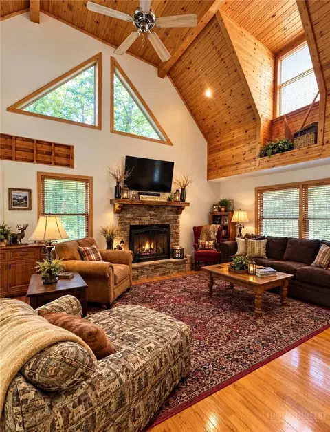 128 Hillcrest Rd, Newland, NC 28657