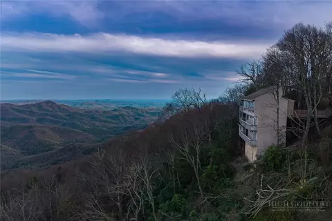 763 Gorge View Dr, Blowing Rock, NC 28605