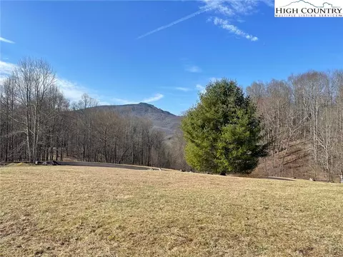 6 Jackson Ridge Rd, Boone, NC 28607