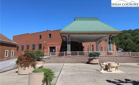 104 Jefferson Station Pl #104, West Jefferson, NC 28694