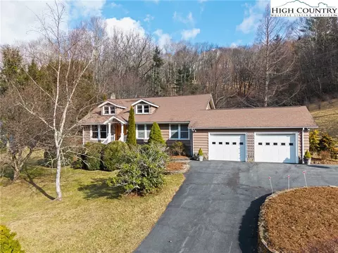 211 Possum Hollow Rd, Blowing Rock, NC 28605