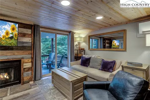76 Creekside Dr #C, Banner Elk, NC 28604