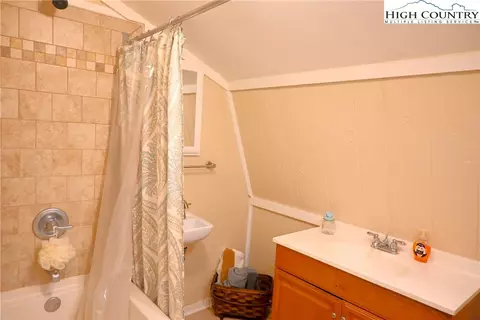 Bath - 260 Crestview Dr W Access, Creston, NC 28615 photo 1 of 5