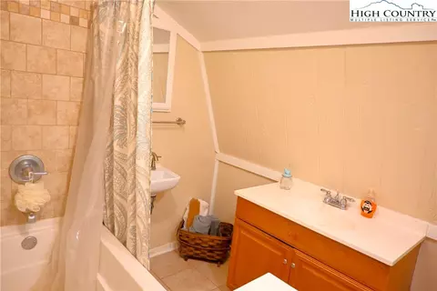 Bath - 260 Crestview Dr W Access, Creston, NC 28615 photo 3 of 5