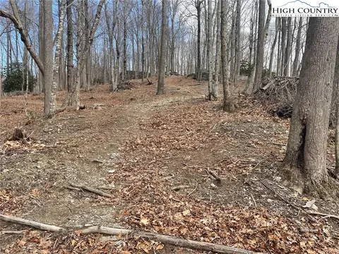 13 Jackson Ridge Rd, Boone, NC 28607