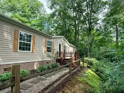 68 Rhoneys View Rd, Newland, NC 28657