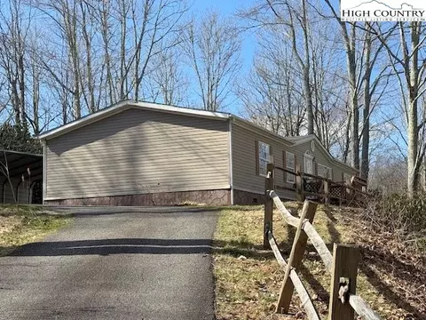 68 Rhoneys View Rd, Newland, NC 28657