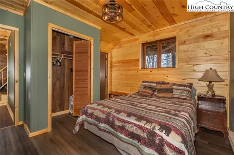 Bedroom - 468 E Horse Shoe Ridge Rd, Deep Gap, NC 28618 photo 1 of 7