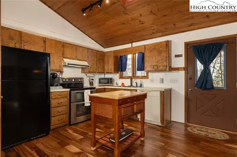 Kitchen - 844 E Laurel Cir, Deep Gap, NC 28618 photo 2 of 2