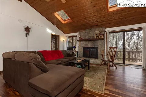 Living - 844 E Laurel Cir, Deep Gap, NC 28618 photo 1 of 4