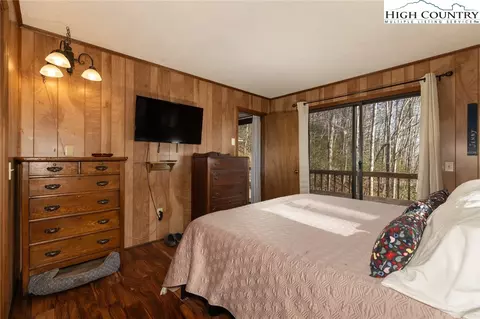 Bedroom - 844 E Laurel Cir, Deep Gap, NC 28618 photo 2 of 4
