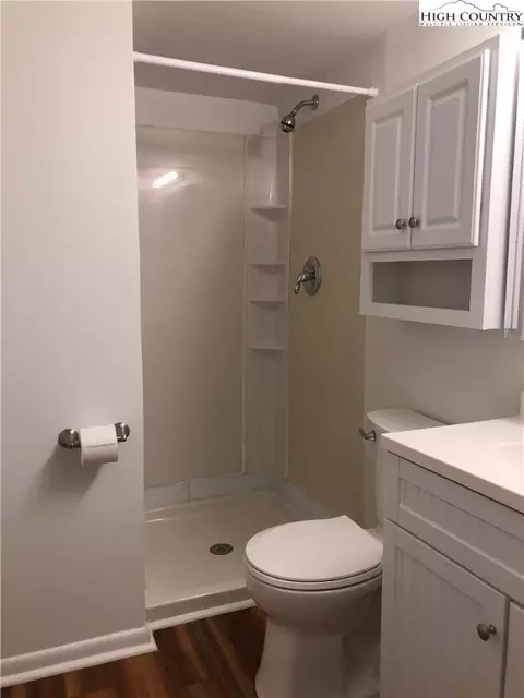Bath - 229 E King St #9, Boone, NC 28607 photo 1 of 2