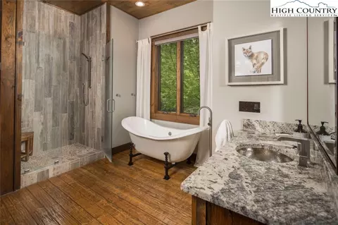 Bath - 856 Ninebark Rd, Boone, NC 28607 photo 1 of 2