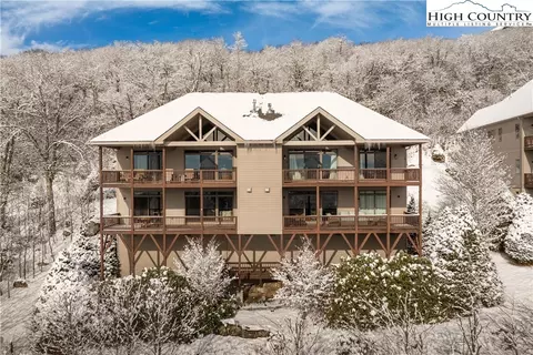 138 Windy Knl #4C, Sugar Mountain, NC 28604