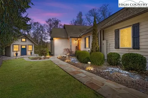 129 Valley View Rd, Blowing Rock, NC 28605