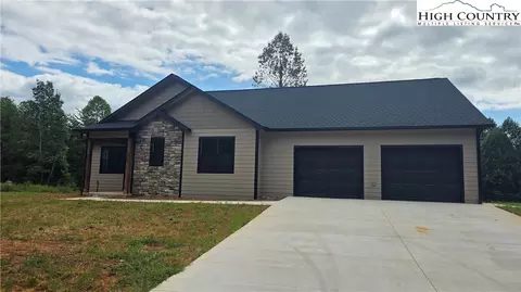 1060 Hawksbill Dr, Morganton, NC 28655
