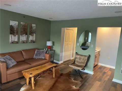 110 Sugar Ski Dr #10-702, Sugar Mountain, NC 28604