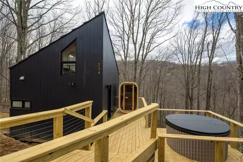 234 Wild Daisy Ln, Beech Mountain, NC 28604