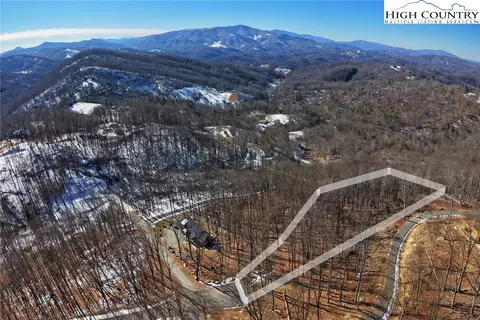 92 Smokerise Drive, Banner Elk, NC 28604