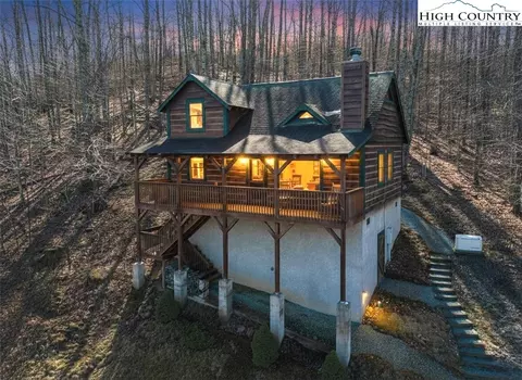 130 Hollow Tree Rd, Beech Mountain, NC 28604