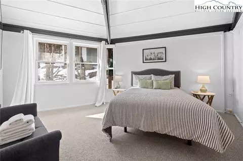 Bedroom - 109 Skiloft Rd, Beech Mountain, NC 28604 photo 3 of 5