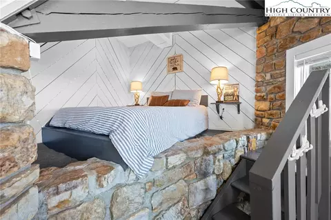 Bedroom - 109 Skiloft Rd, Beech Mountain, NC 28604 photo 5 of 5