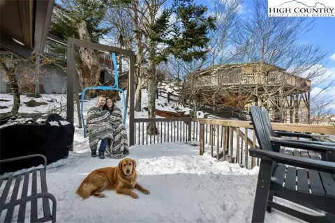 Exterior - 109 Skiloft Rd, Beech Mountain, NC 28604 photo 2 of 5